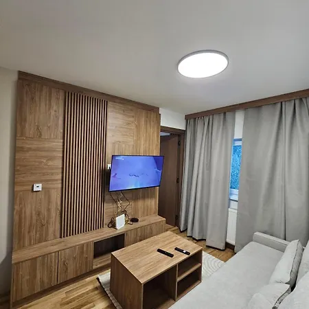 Corner * Τζαχορίνα