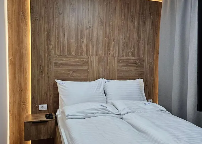 Corner * יהורינה